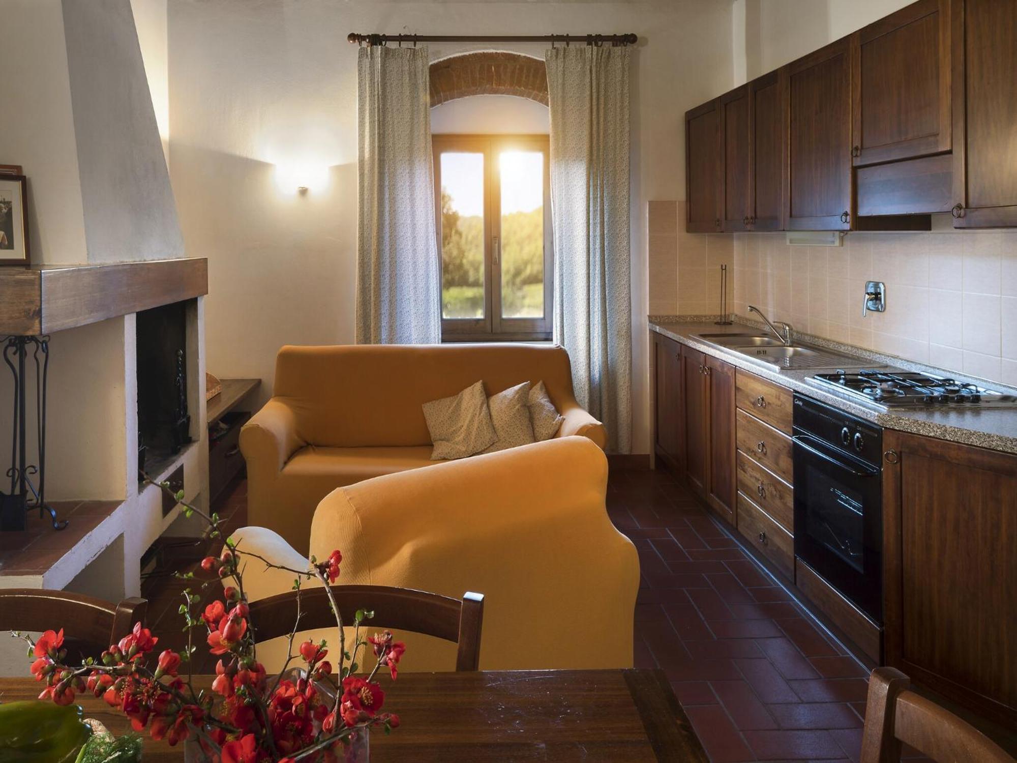 Pleasant With Swimming Pool Garden Bbq Parking Apartment *