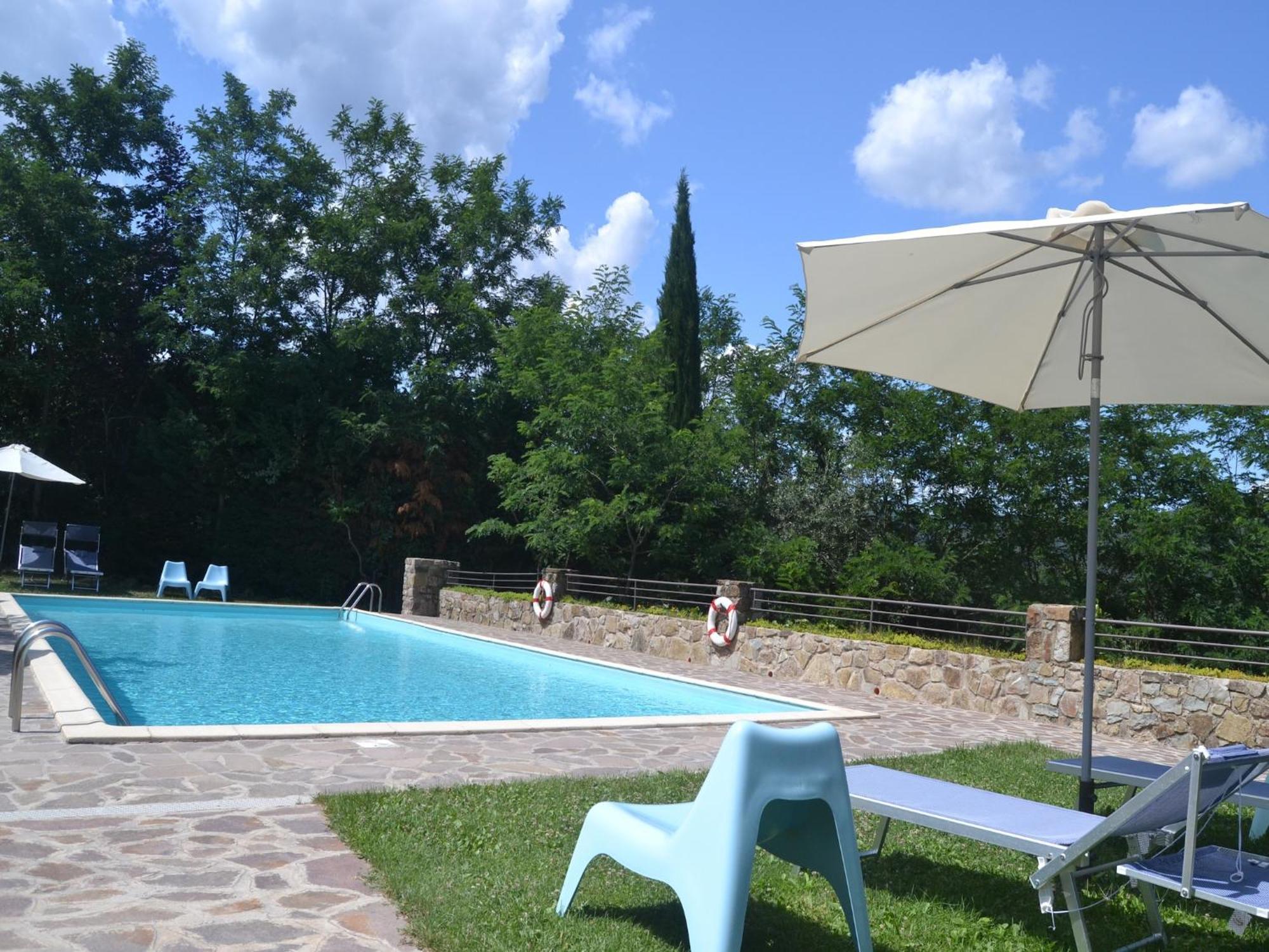 Pleasant With Swimming Pool Garden Bbq Parking