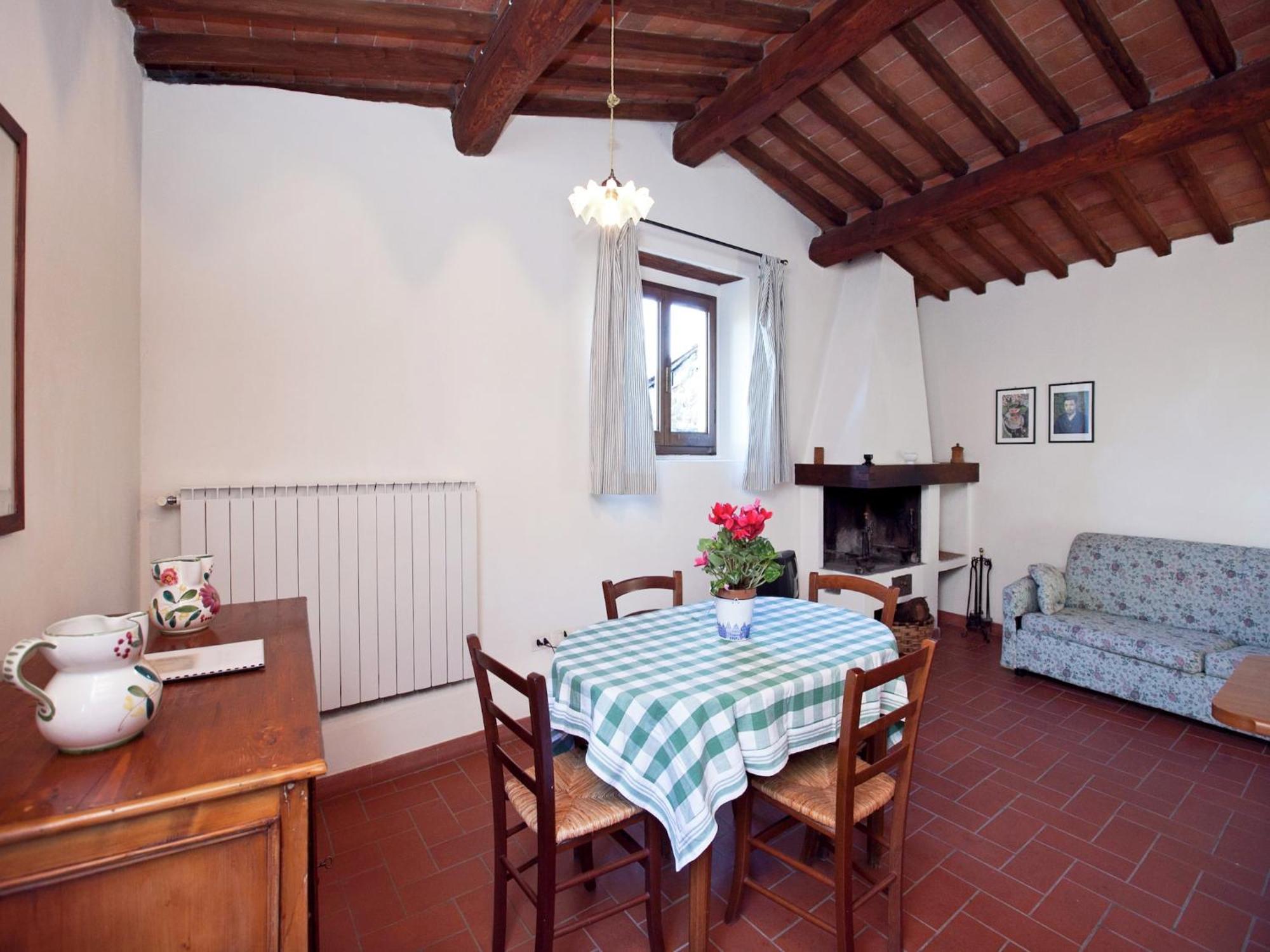Pleasant With Swimming Pool Garden Bbq Parking *