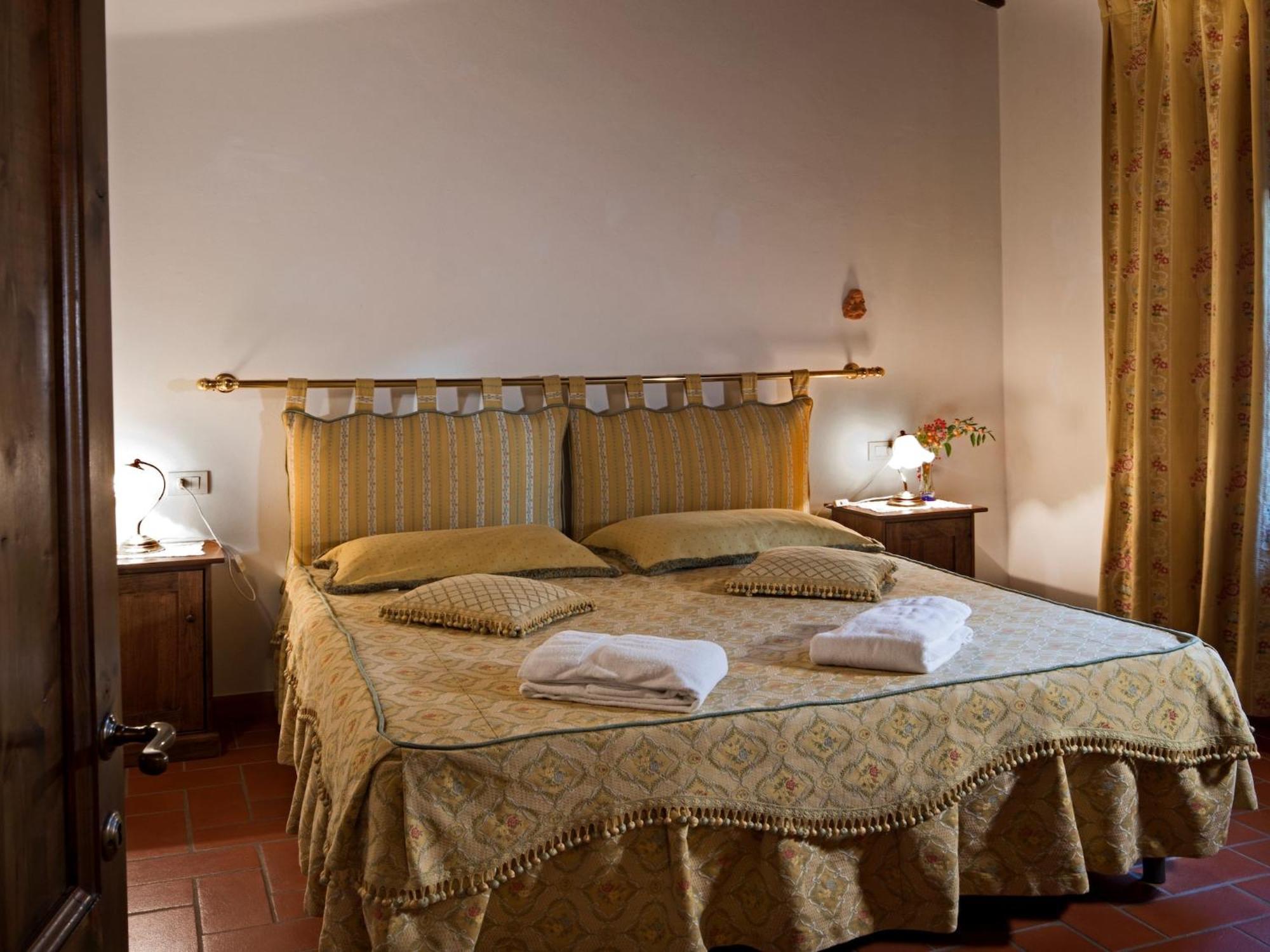 Pleasant With Swimming Pool Garden Bbq Parking Apartment Lucolena in Chianti