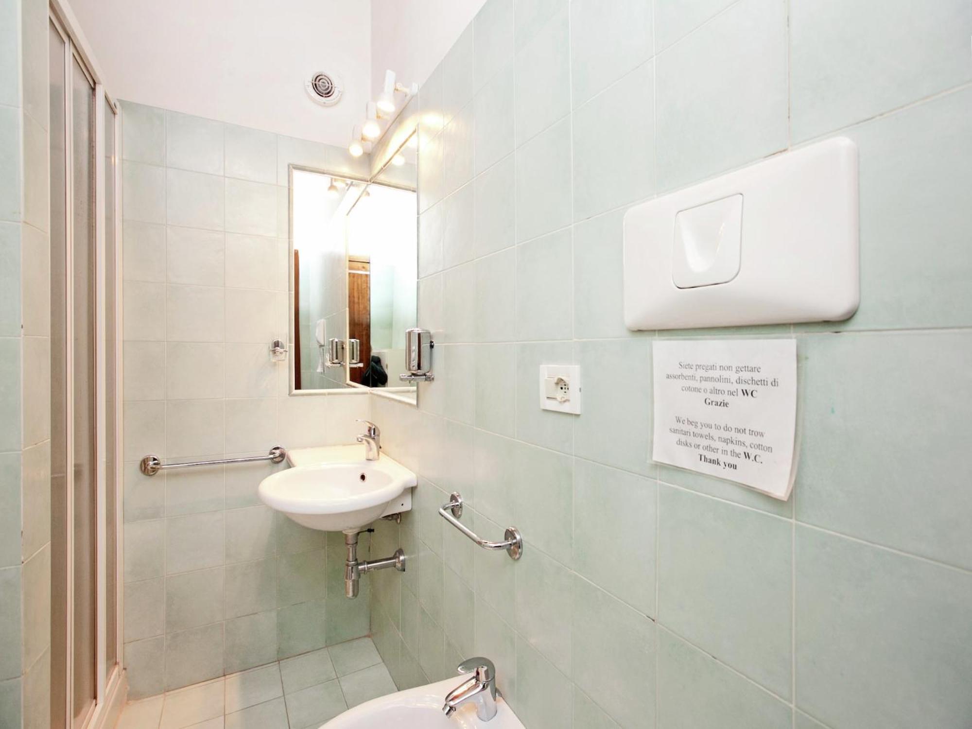 Pleasant With Swimming Pool Garden Bbq Parking *