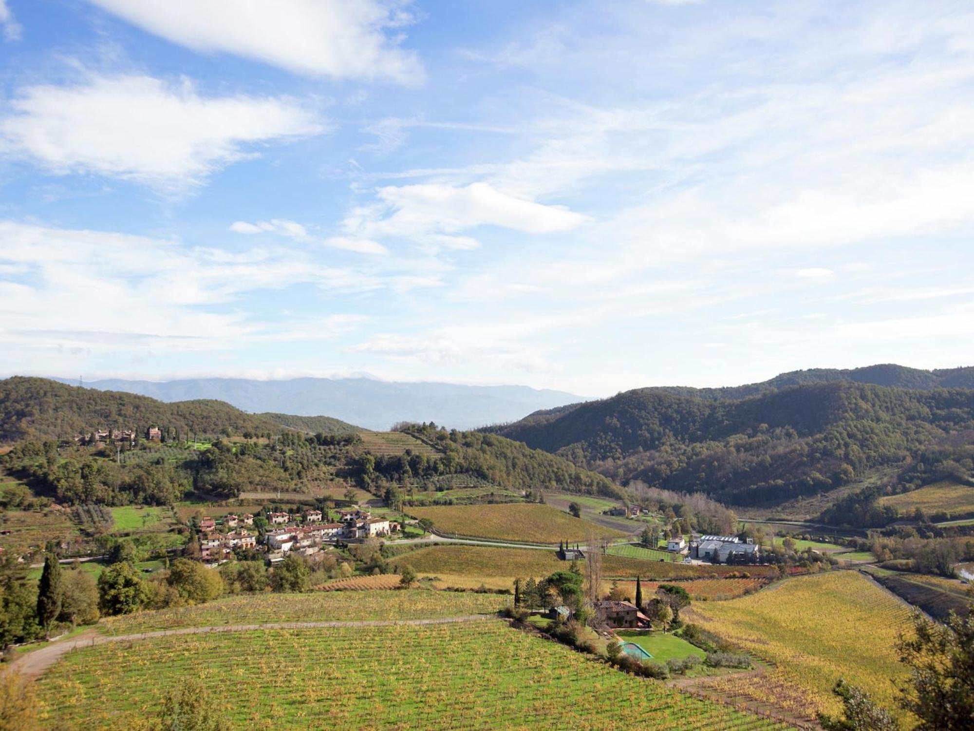 Apartamento Pleasant With Swimming Pool Garden Bbq Parking Lucolena in Chianti